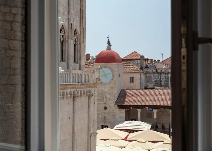 Square View-heritage Appartement
