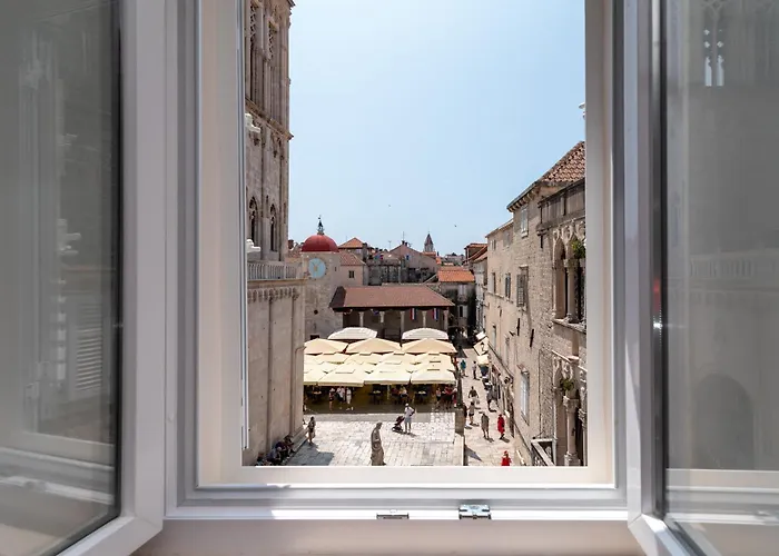 Square View-heritage Lägenhet Trogir