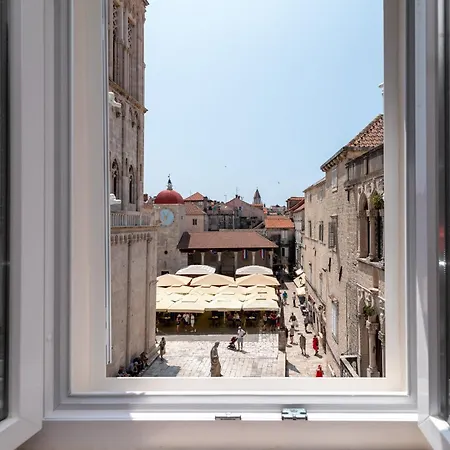 Square View-heritage Apartment Trogir