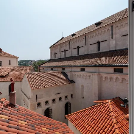 Square View-heritage * Trogir