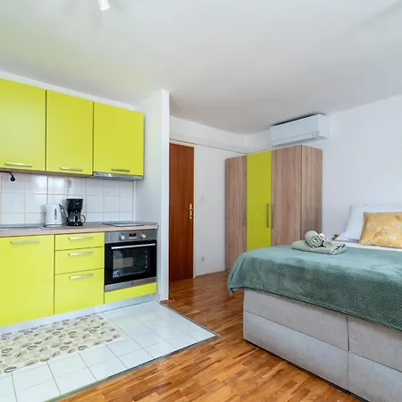 Square View-heritage *