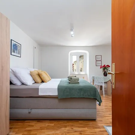 Daire Square View-heritage Trogir