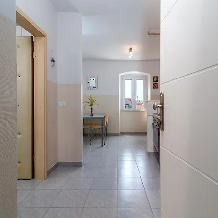 Square View-heritage Daire Trogir