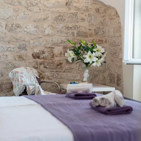 Square View-heritage * Trogir